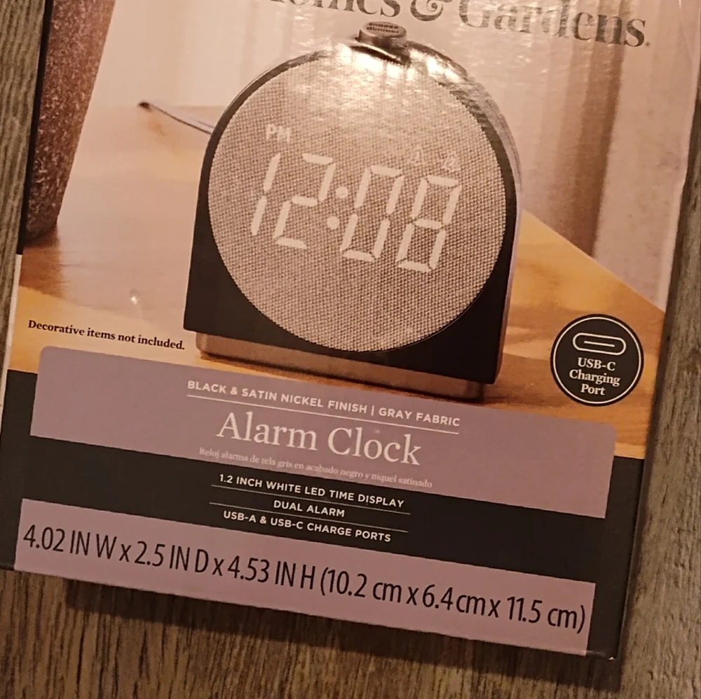 NWT! Better Home & Gardens Alarm Clock